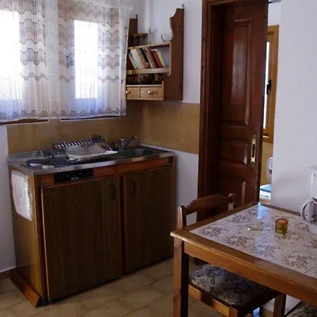 Effi Apartment *